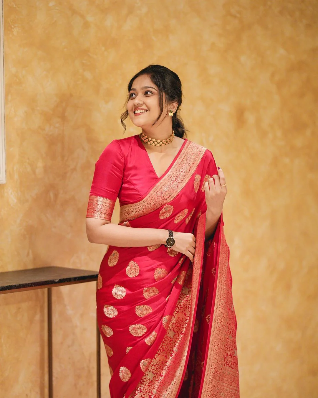 A glam Red Soft Silk Saree With Classic Blouse Piece - Image 7