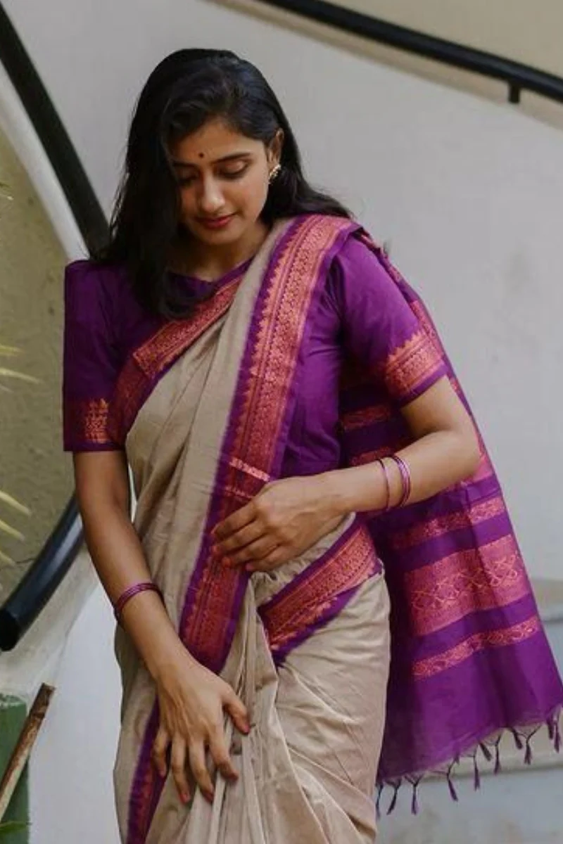 Admirable Beige Soft Silk Saree With Whimsical Blouse Piece - Image 4