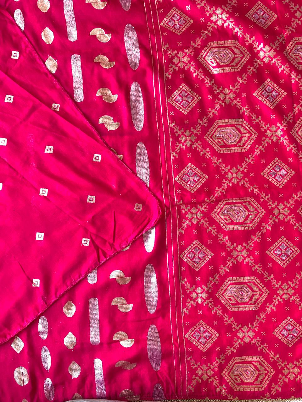Admirable Dark Pink Banarasi Dola Silk Saree With Lagniappe Blouse Piece - Image 3