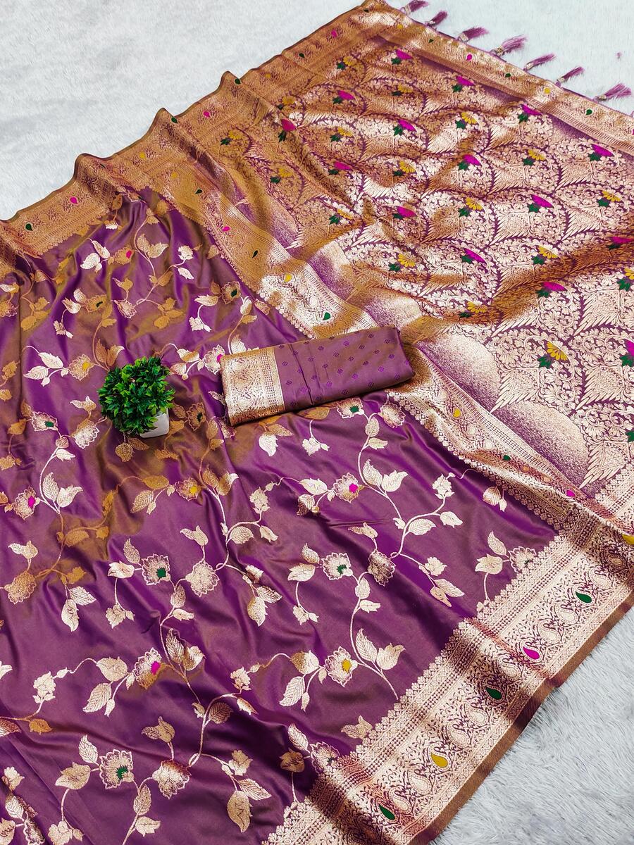 Admirable Purple Pure Zari Weaving Banarasi Silk Saree With Pleasant Blouse Piece