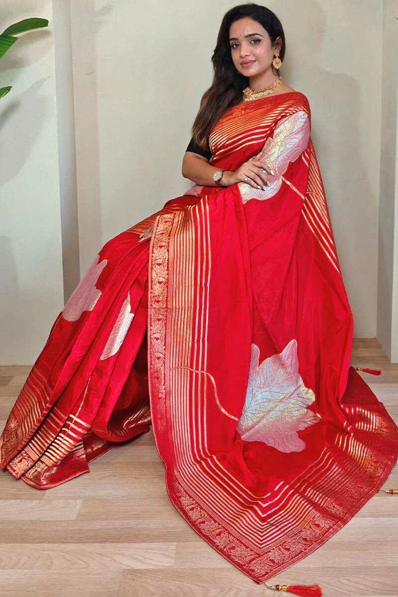 Admirable Red Soft Banarasi Silk Saree With Excellent Blouse Piece - Image 4