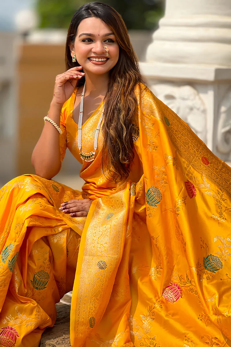 Admirable Yellow Soft Banarasi Silk Saree With Angelic Blouse Piece - Image 3