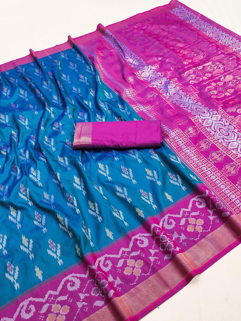 Adorable Firozi Pure Zari Weaving Banarasi Silk Saree With Delectable Blouse Piece