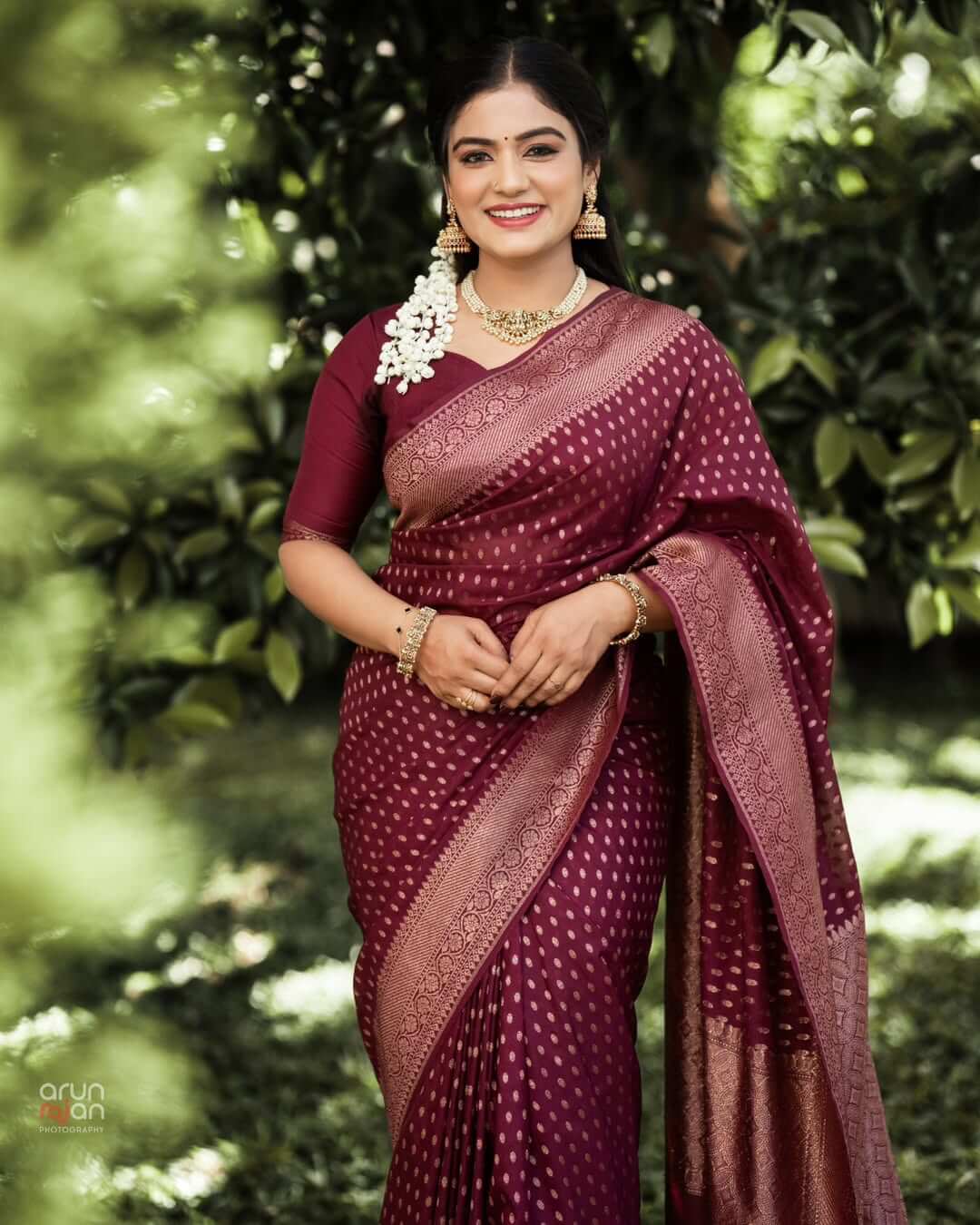 Adorable Wine Soft Silk Saree With Gratifying Blouse Piece - Image 5