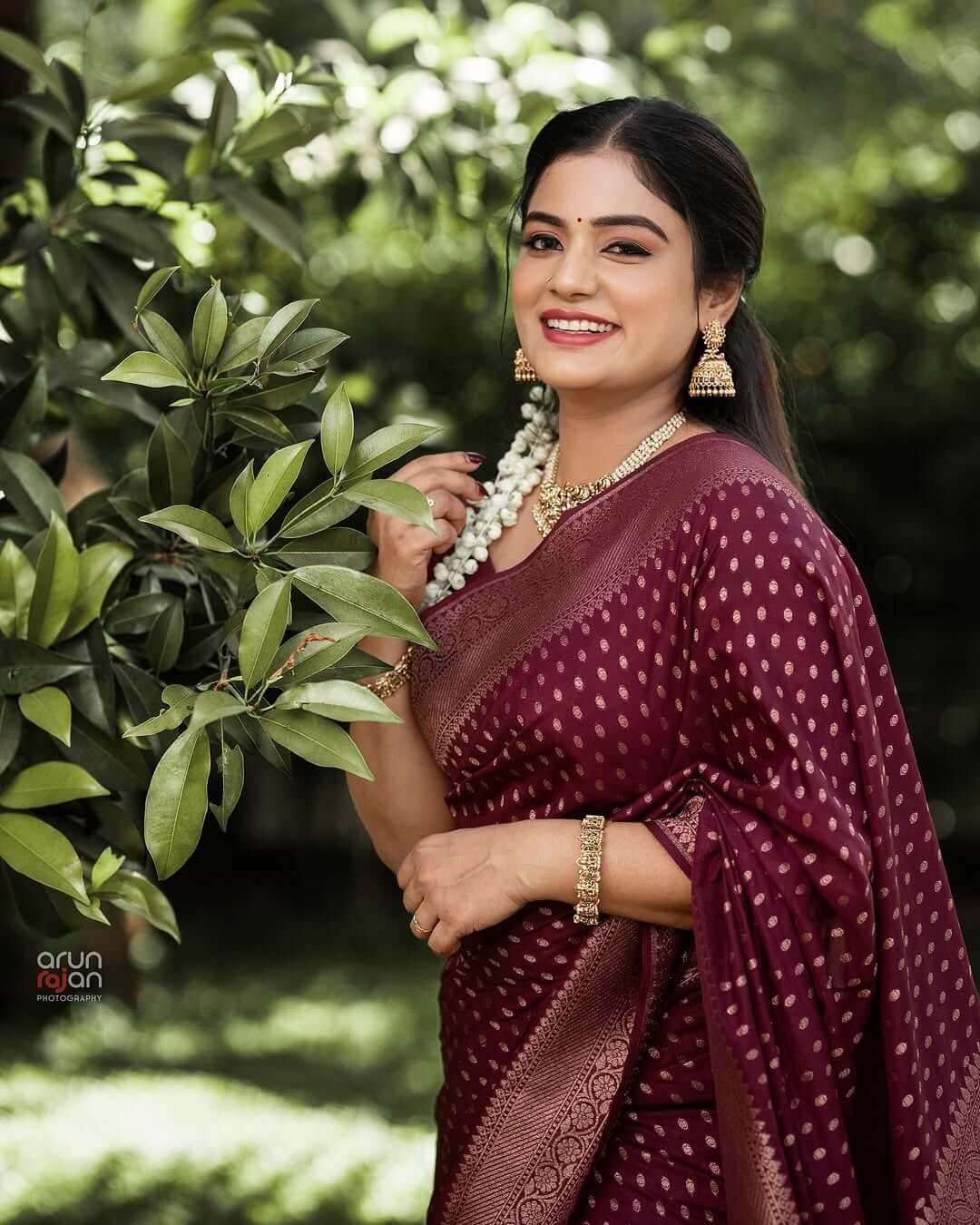 Adorable Wine Soft Silk Saree With Gratifying Blouse Piece - Image 7