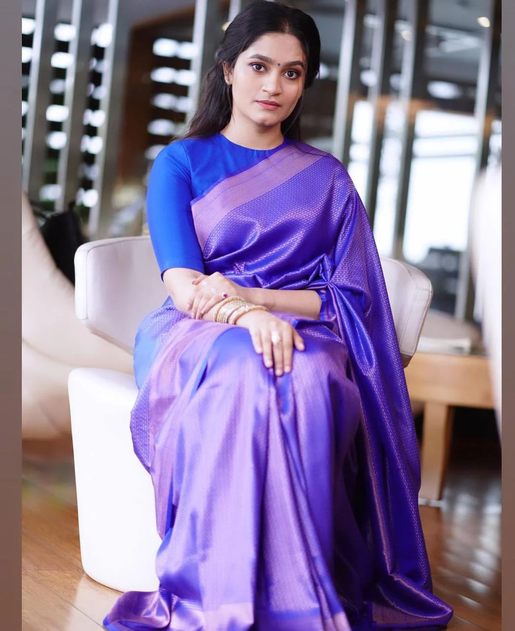 Adoring Blue Soft Silk Saree With Tempting Blouse Piece - Image 6