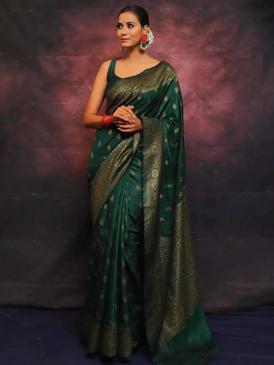 Adorning Dark Green Soft Silk Saree With Prominent Blouse Piece - Image 3