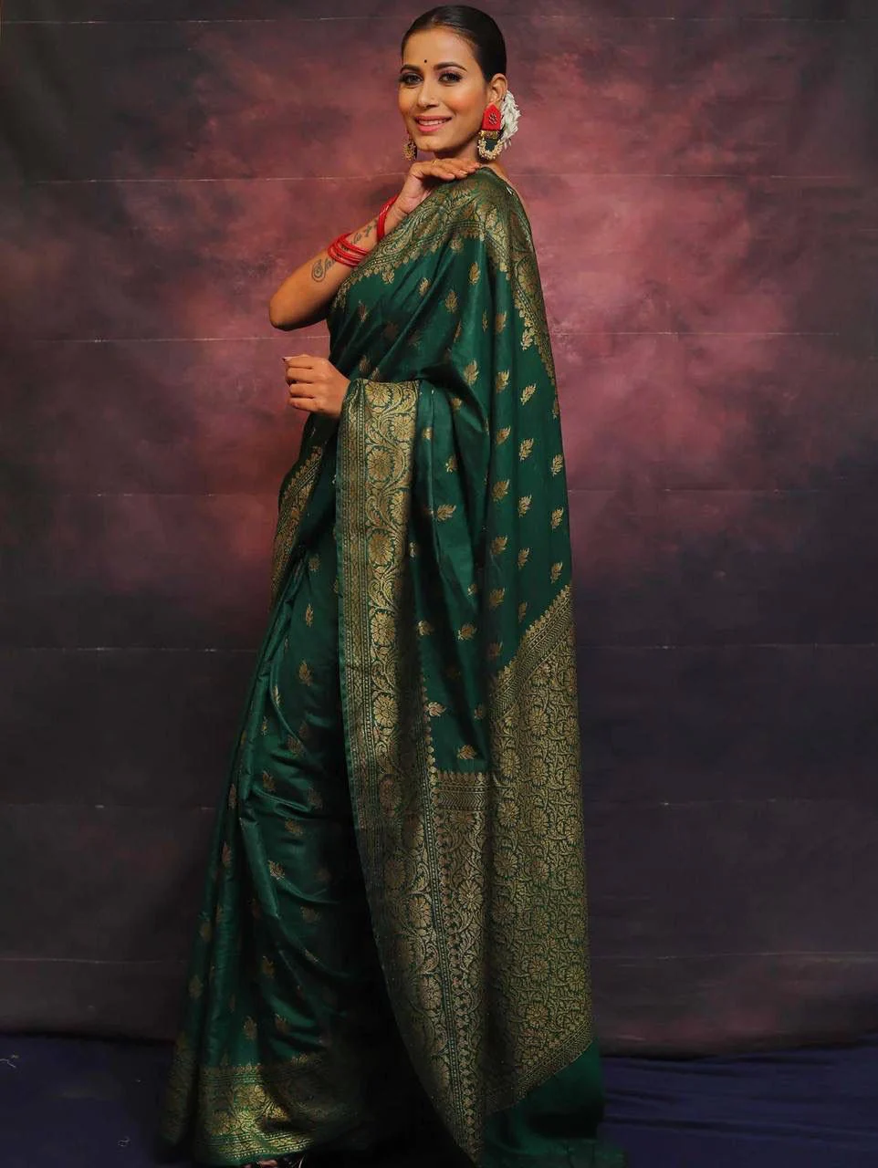 Adorning Dark Green Soft Silk Saree With Prominent Blouse Piece - Image 5