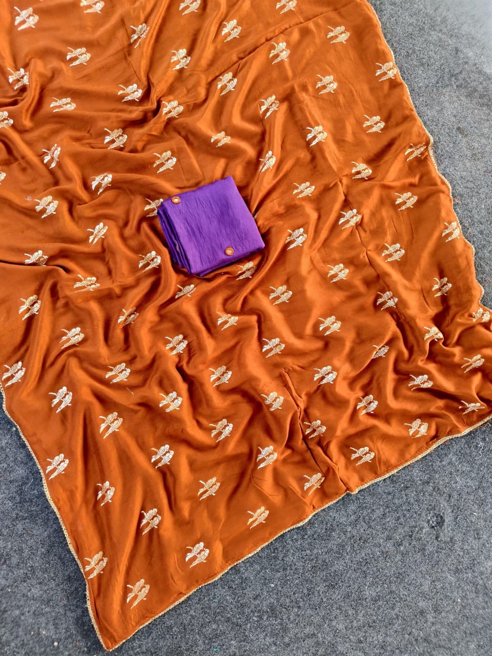 Adorning Orange Banarasi Georgette Silk Saree With Enamoring Blouse Piece - Image 3