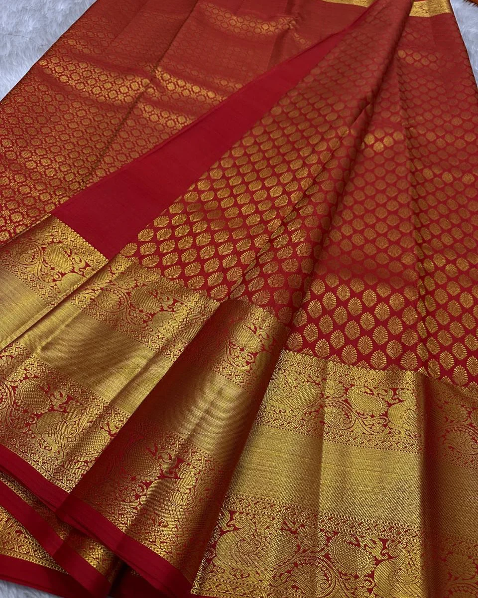 Ailurophile Red Soft Banarasi Silk Saree With Vestigial Blouse Piece - Image 3