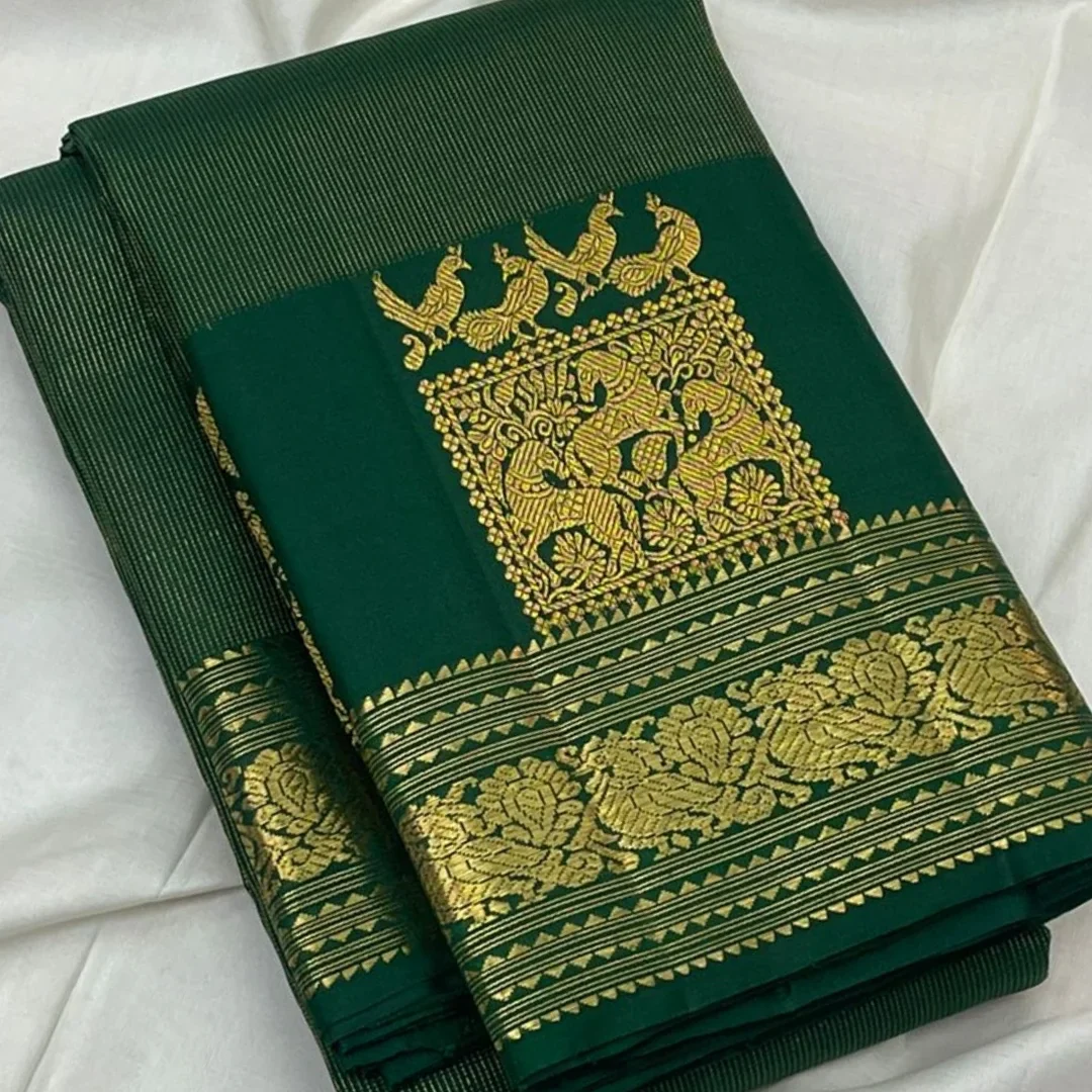Allure Dark Green Pure Zari Weaving Banarasi Silk Saree With Grandiose Blouse Piece - Image 2