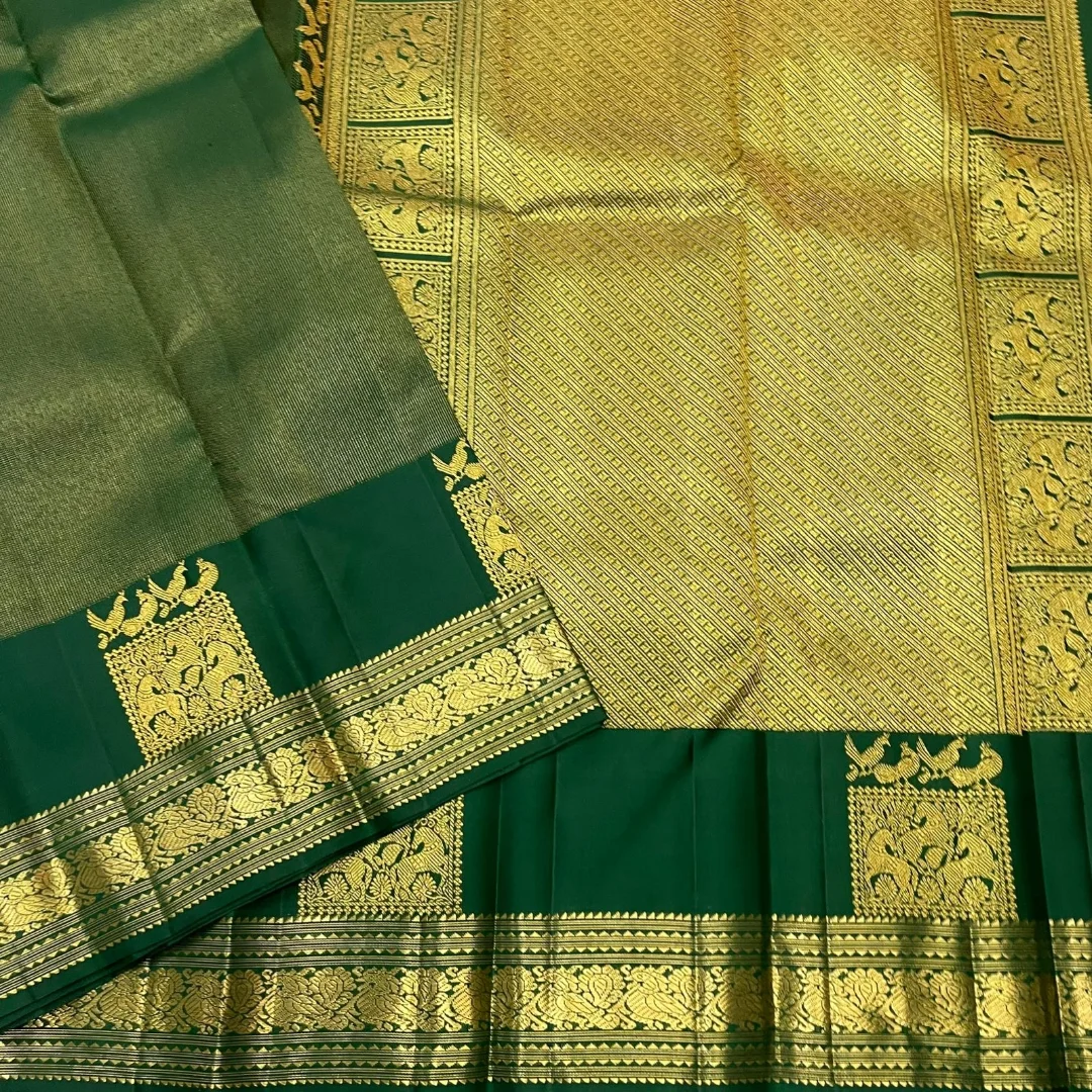 Allure Dark Green Pure Zari Weaving Banarasi Silk Saree With Grandiose Blouse Piece - Image 3