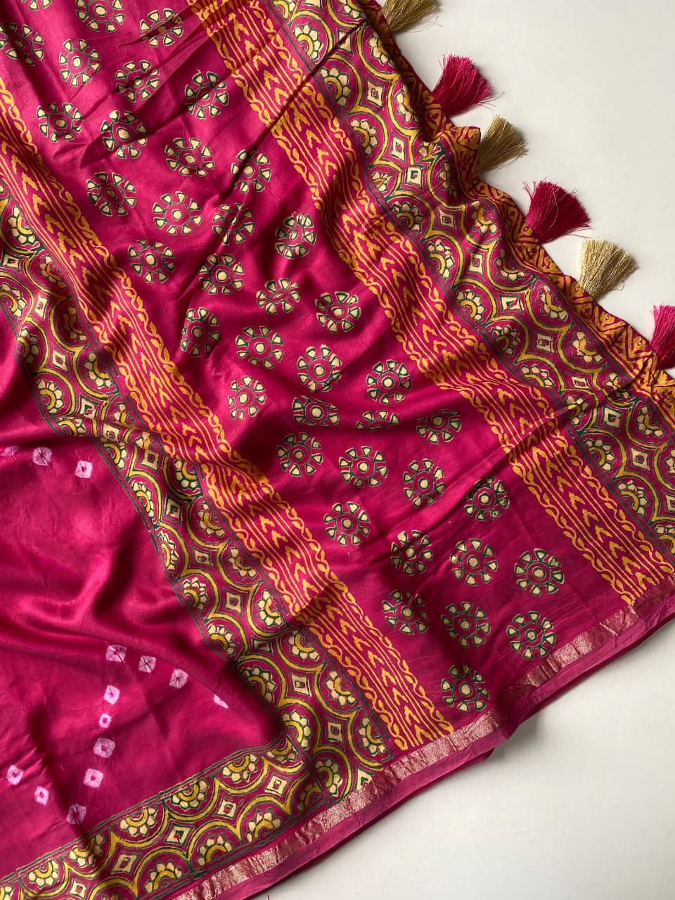 Allure Dark Pink Soft Chanderi Silk Badhani Printed Saree With Exceptional Blouse Piece - Image 3