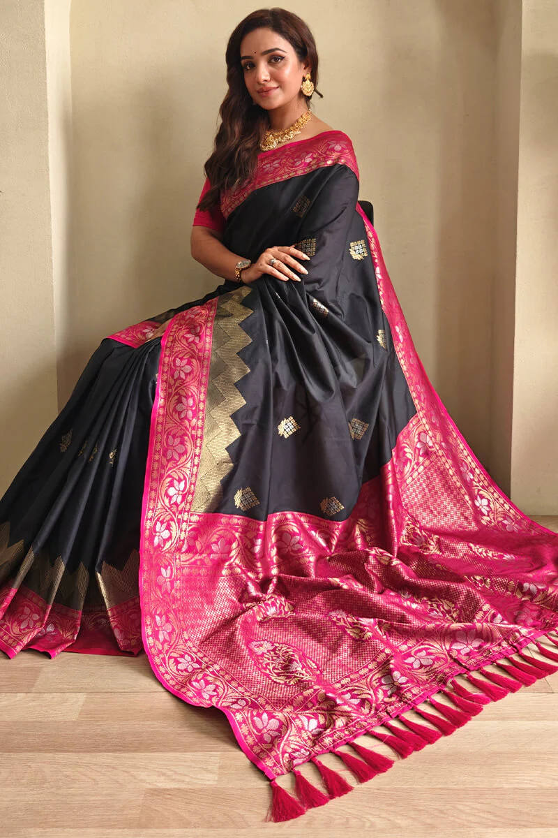 Alluring Black Soft Banarasi Silk Saree With Deserving Blouse Piece - Image 4