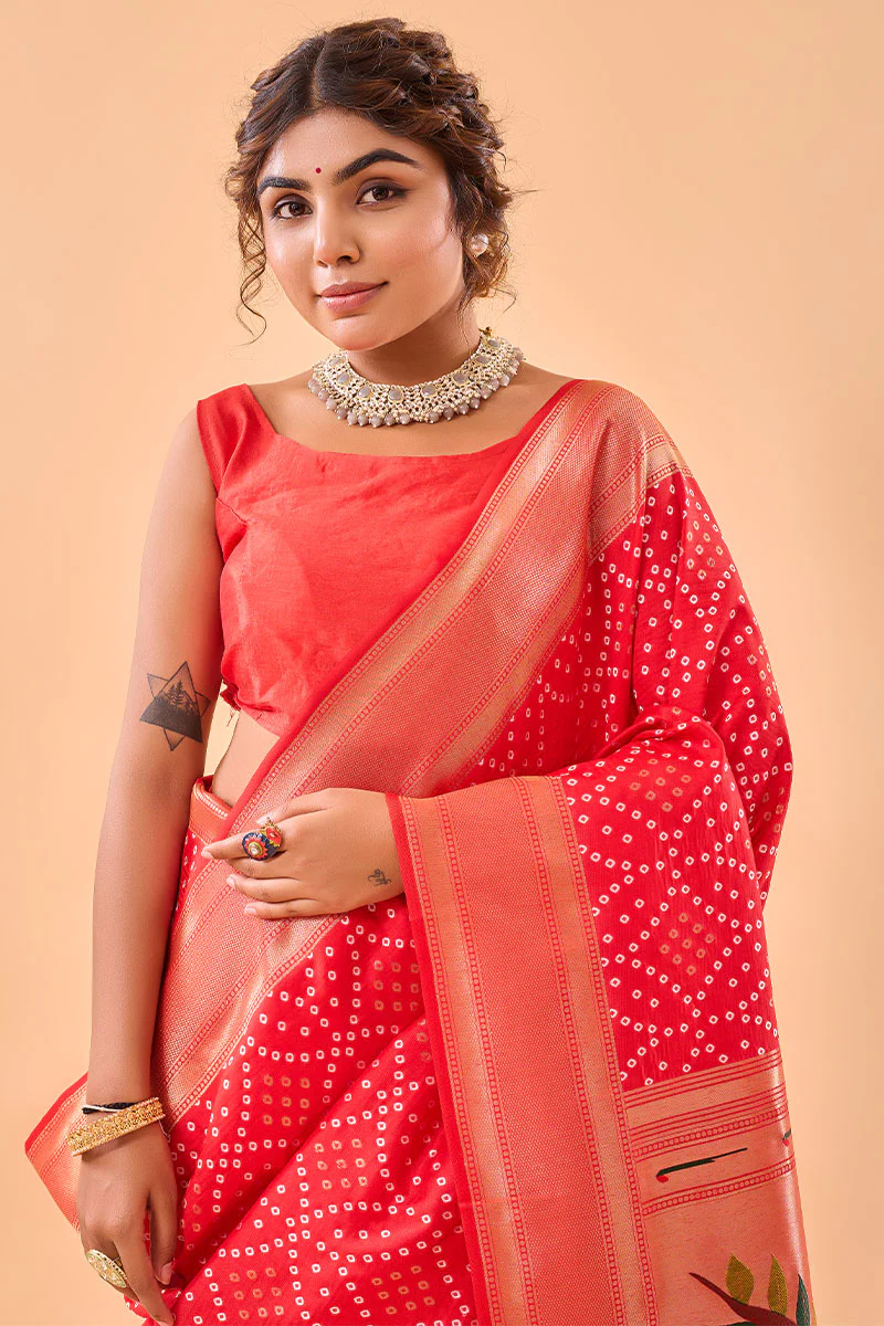 Alluring Red Paithani Silk Saree With Prettiest Blouse Piece - Image 2