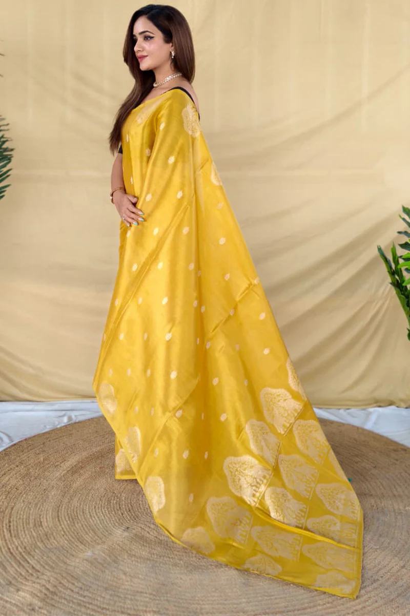 Alluring Yellow Banarasi Tissue Silk Saree With Energetic Blouse Piece - Image 3