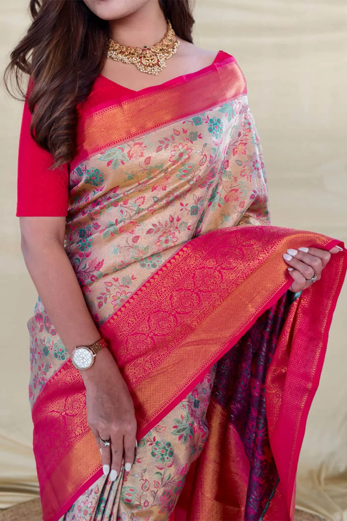 Amazing Beige Kanjivaram Silk Saree With Tantalizing Blouse Piece - Image 3