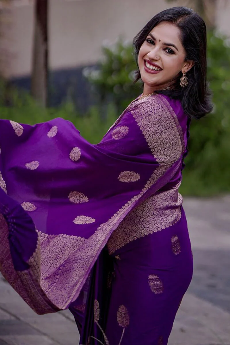 Amazing Purple Soft Silk Saree With Surpassing Blouse Piece - Image 4