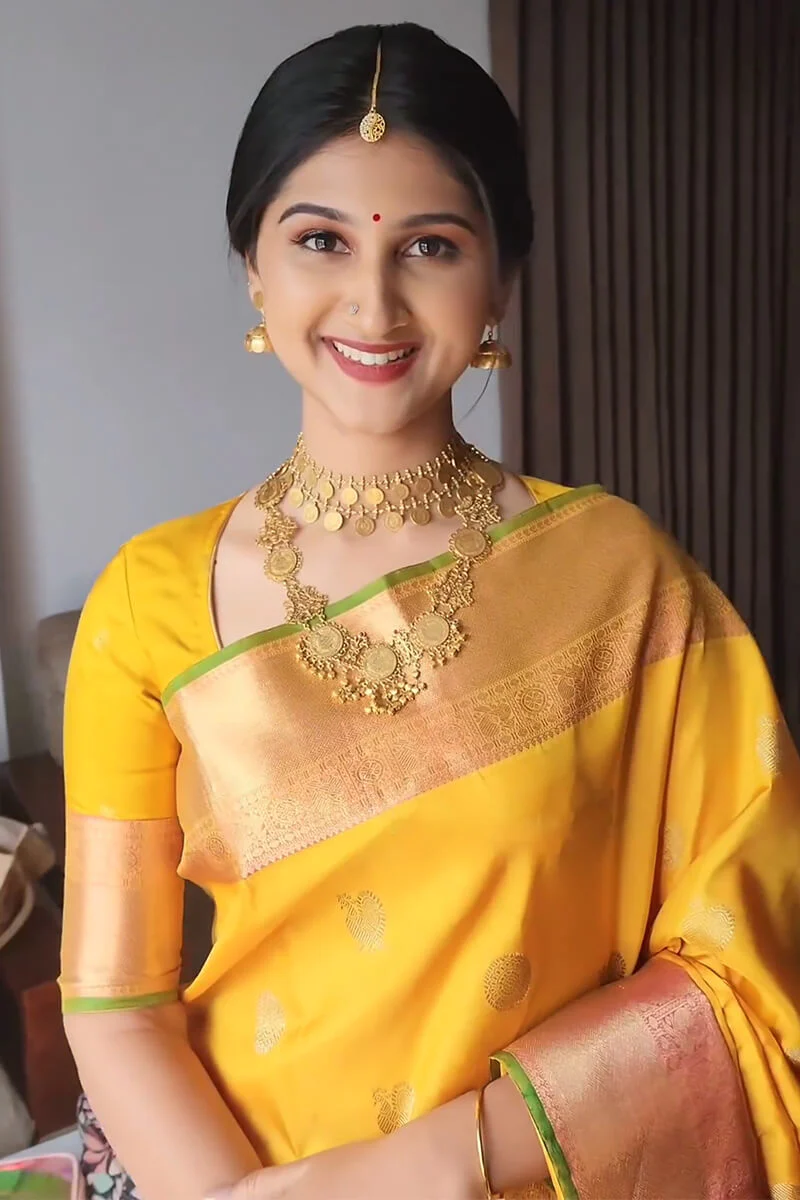 Amazing Yellow Soft Silk Saree With Surpassing Blouse Piece - Image 4