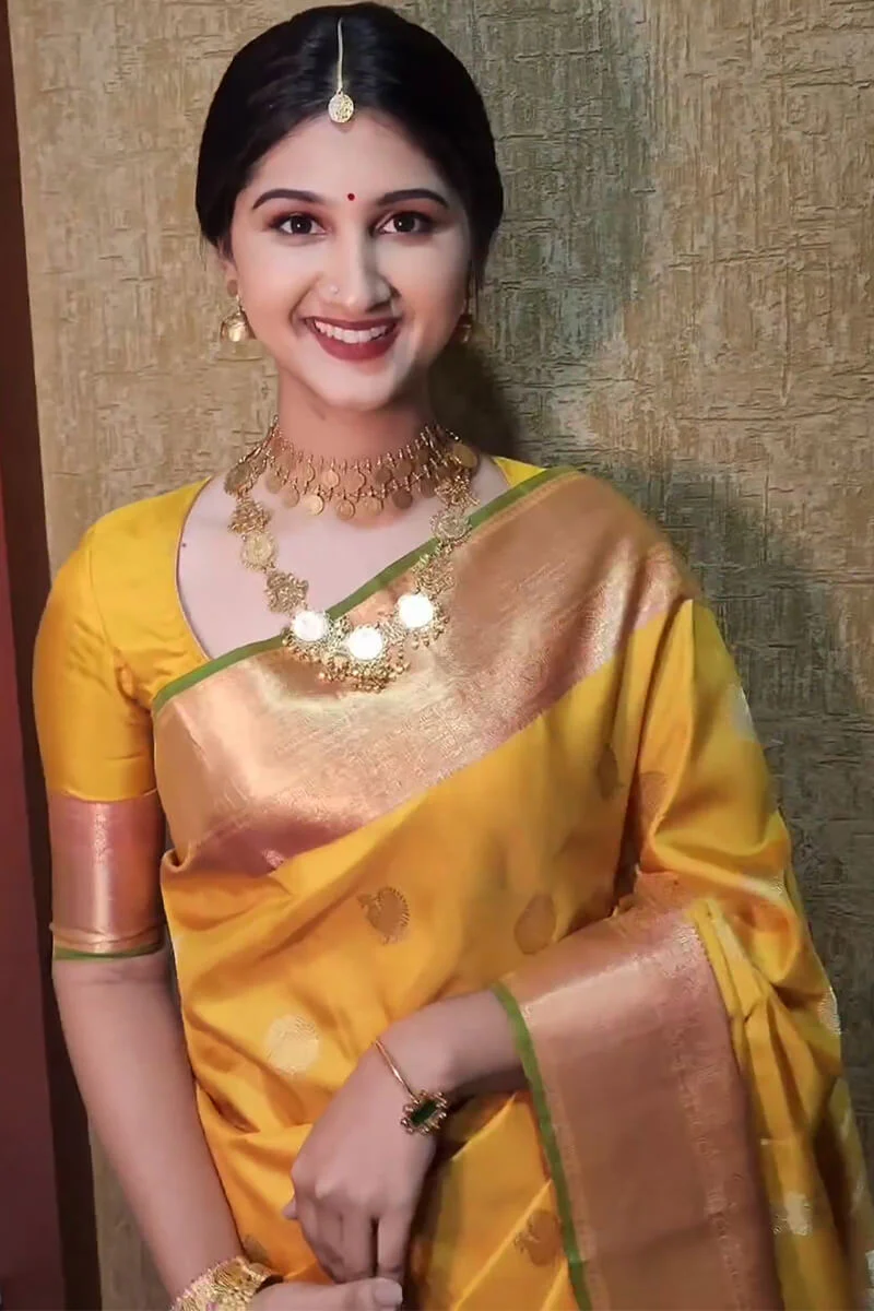 Amazing Yellow Soft Silk Saree With Surpassing Blouse Piece - Image 5