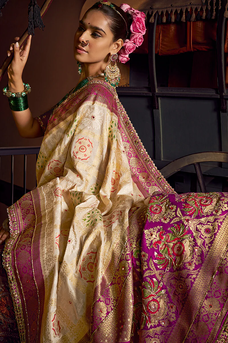 Amiable Beige Pure Viscose Dola Silk Saree With Luxuriant Blouse Piece - Image 2