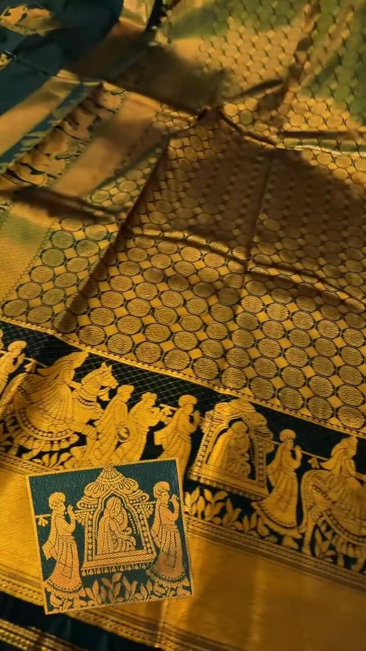 Angelic Dark Green Soft Banarasi Silk Saree With Deserving Blouse Piece - Image 5