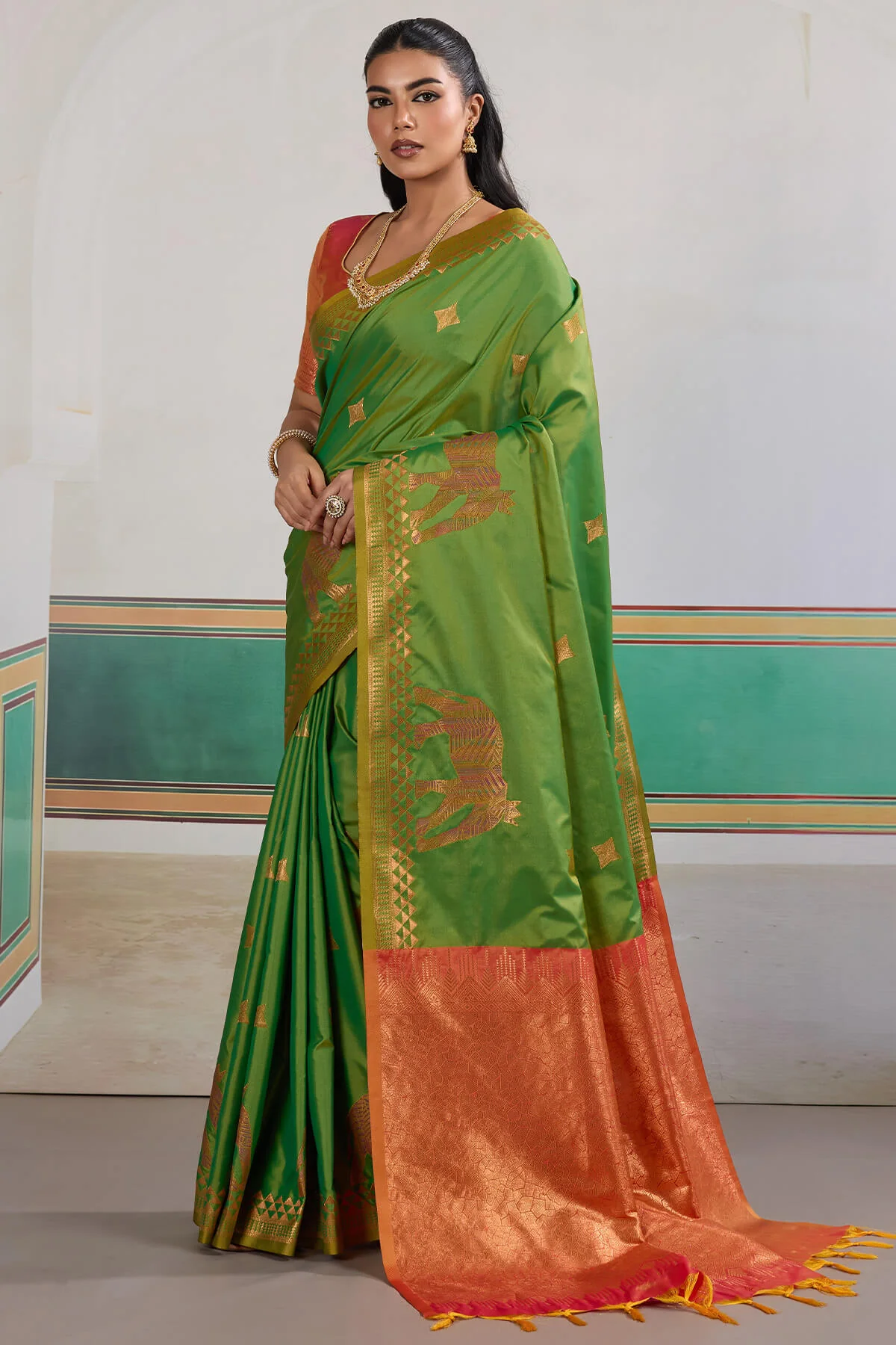 Angelic Green Pure Zari Weaving Banarasi Silk Saree With Resplendent Blouse Piece - Image 3