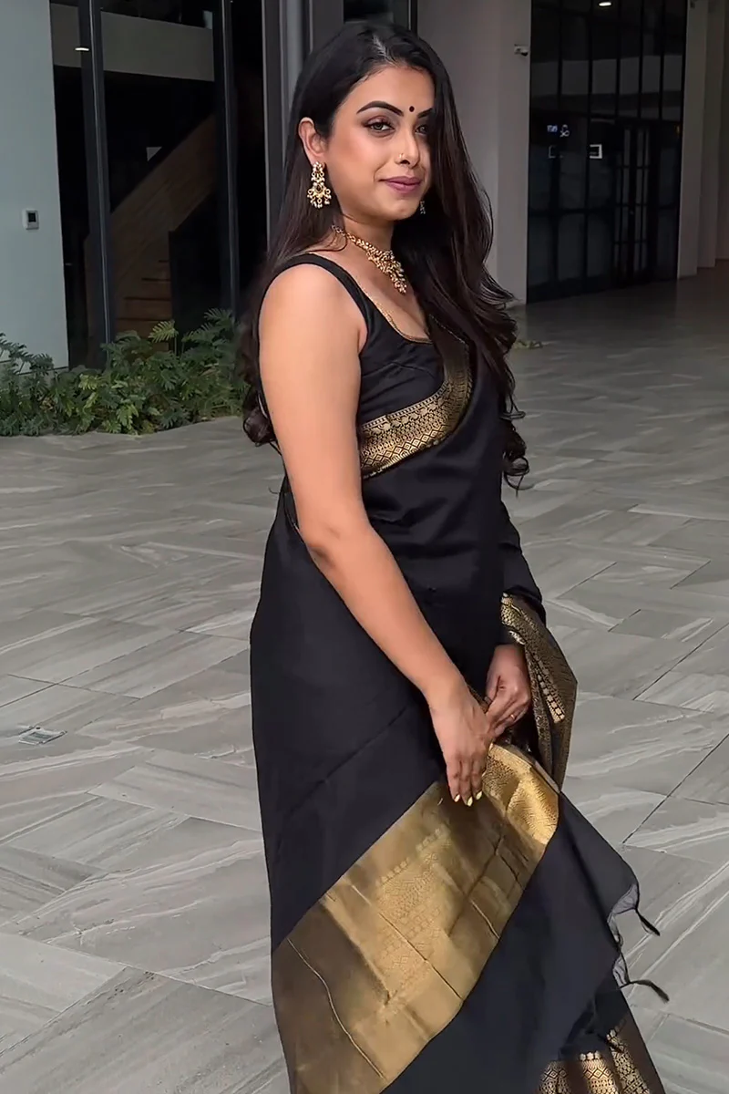 Appealing Black Soft Silk Saree With Prominent Blouse Piece - Image 4