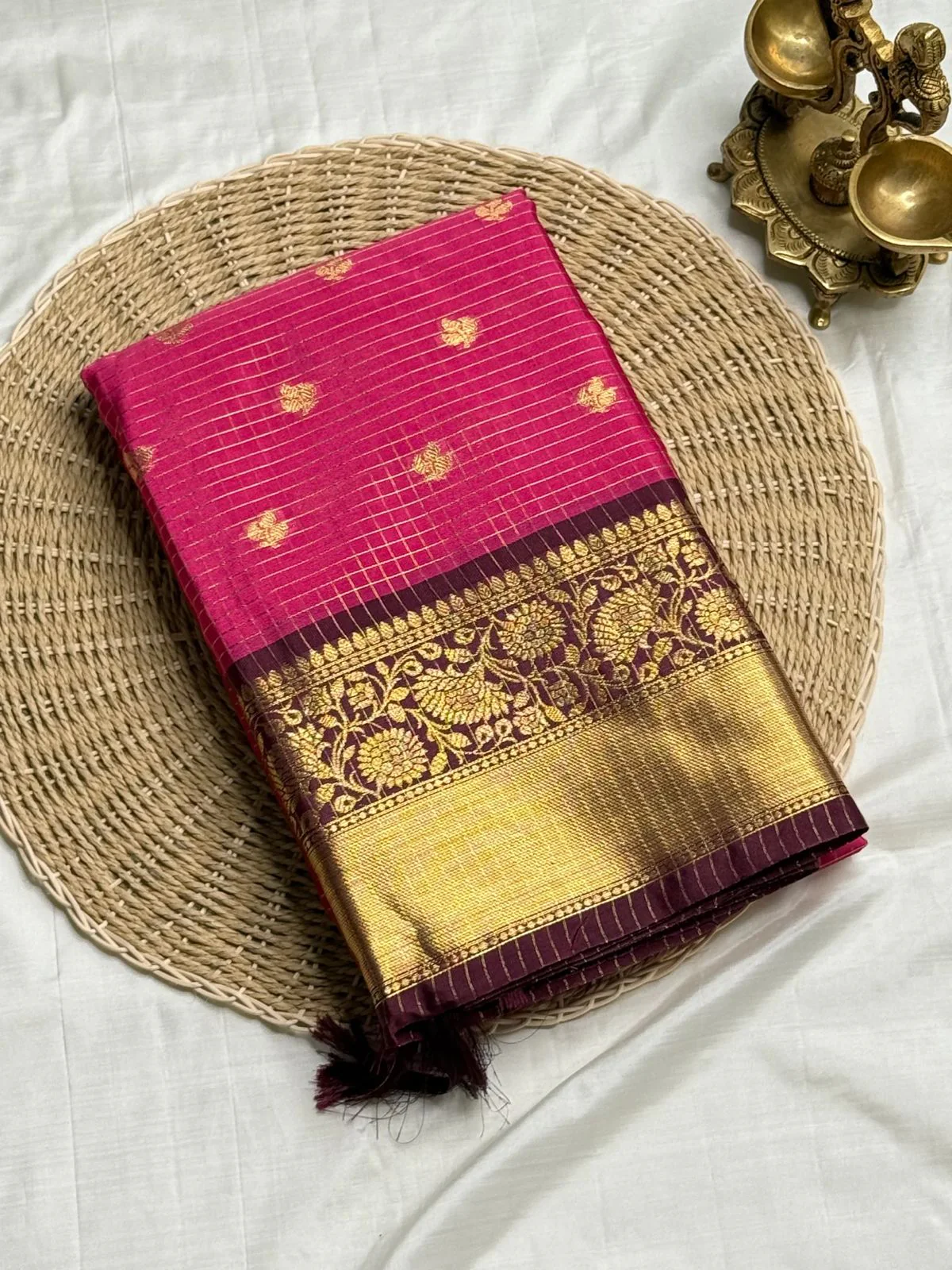 Arresting Dark Pink Soft Silk Saree With Quixotic Blouse Piece - Image 2