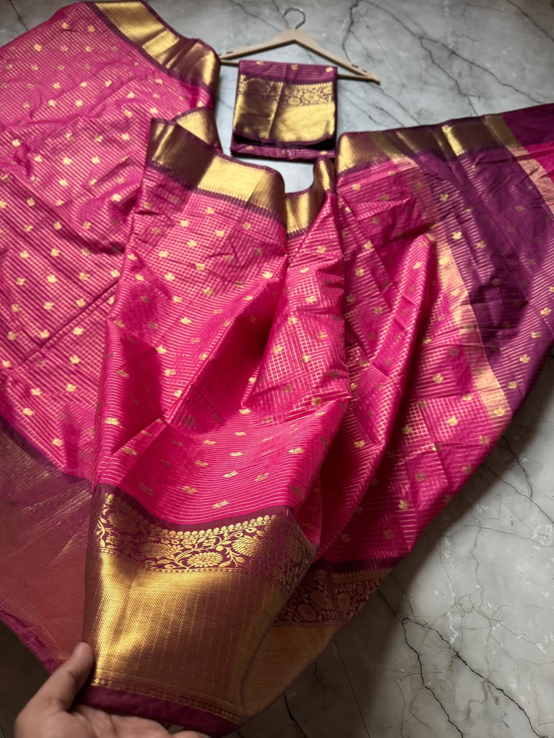 Arresting Dark Pink Soft Silk Saree With Quixotic Blouse Piece - Image 6