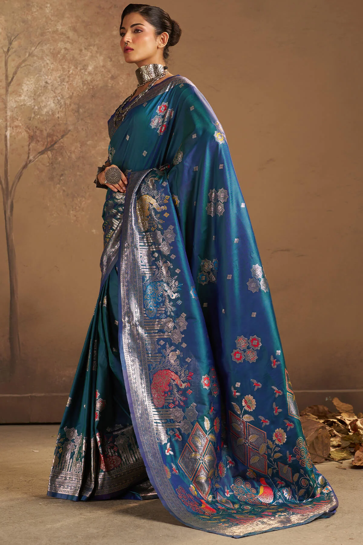 Arresting Rama Pure Zari Weaving Banarasi Silk Saree With Gratifying Blouse Piece - Image 4