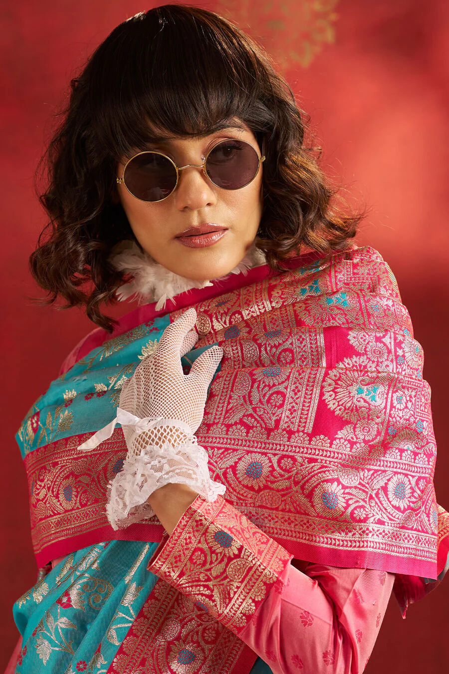 Arresting Turquoise Pure Zari Weaving Banarasi Silk Saree With Mesmerising Blouse Piece - Image 4
