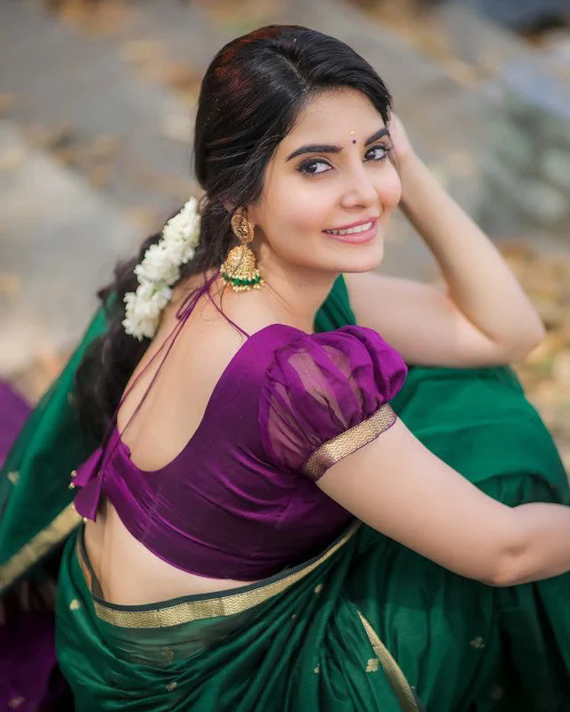 Attractive Green Cotton Silk Saree With Flaunt Blouse Piece - Image 3