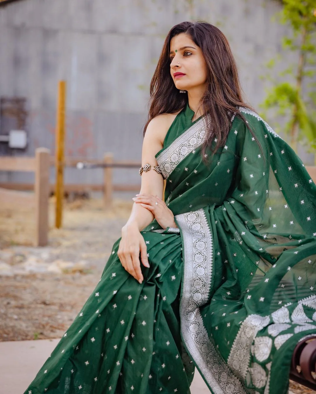 Attractive Green Cotton Silk Saree With Sensational Blouse Piece - Image 5