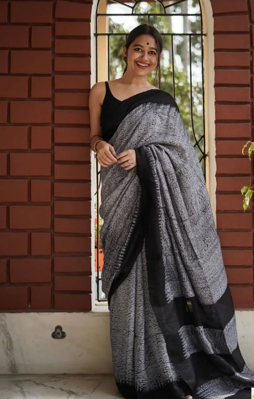 Attractive Grey Cotton Silk Saree With Intricate Blouse Piece - Image 4