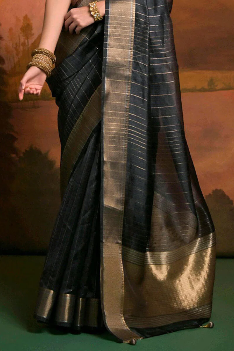 Beauteous Black Soft Banarasi Silk Saree With Gratifying Blouse Piece - Image 3