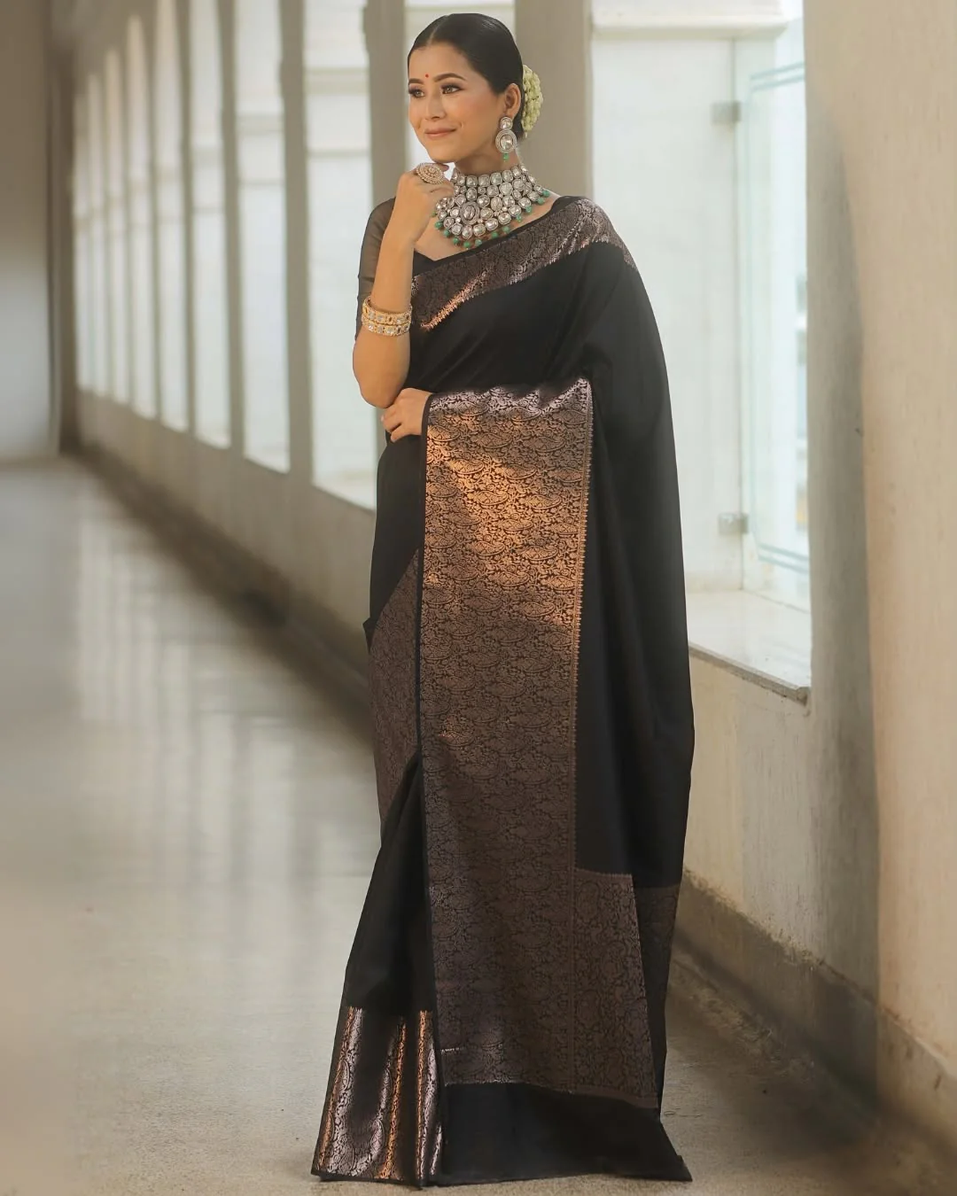 Beauteous Black Soft Silk Saree With Twirling Blouse Piece - Image 4