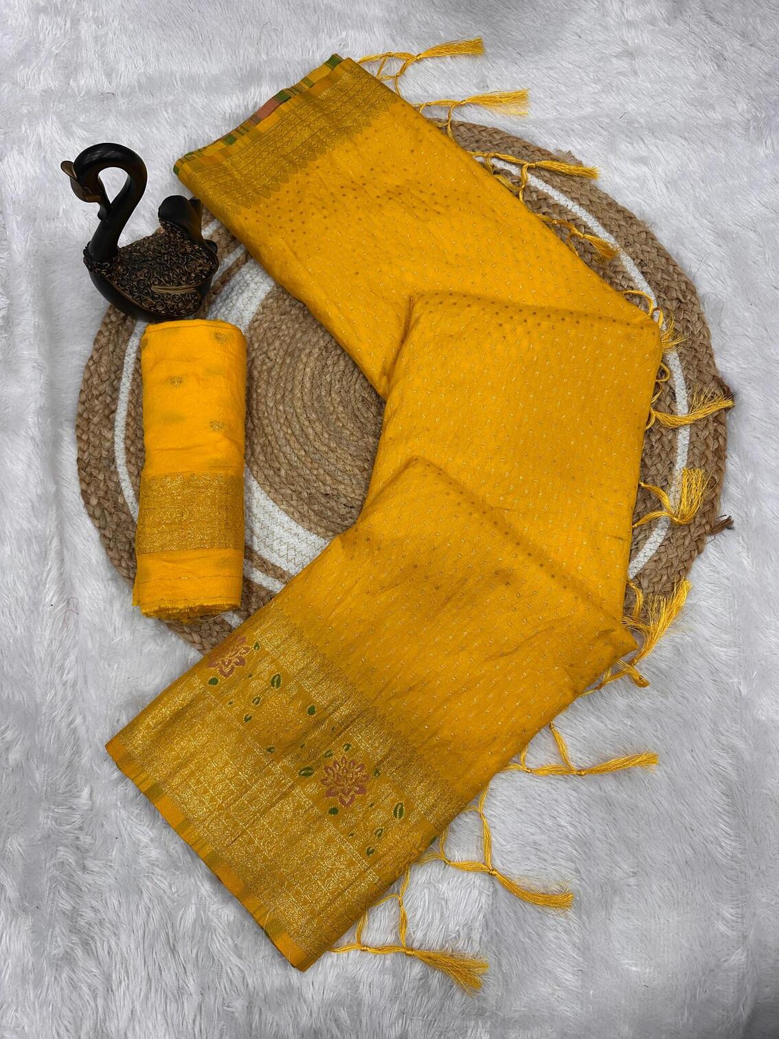 Beautiful Yellow Soft Banarasi Silk Saree With Snazzy Blouse Piece - Image 3