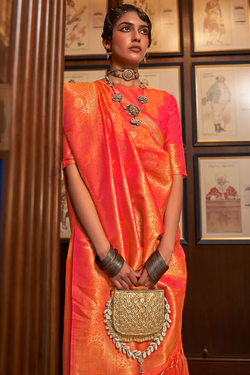 Beautiful Pink Kanjivaram Silk Saree With Adorning Blouse Piece - Image 2