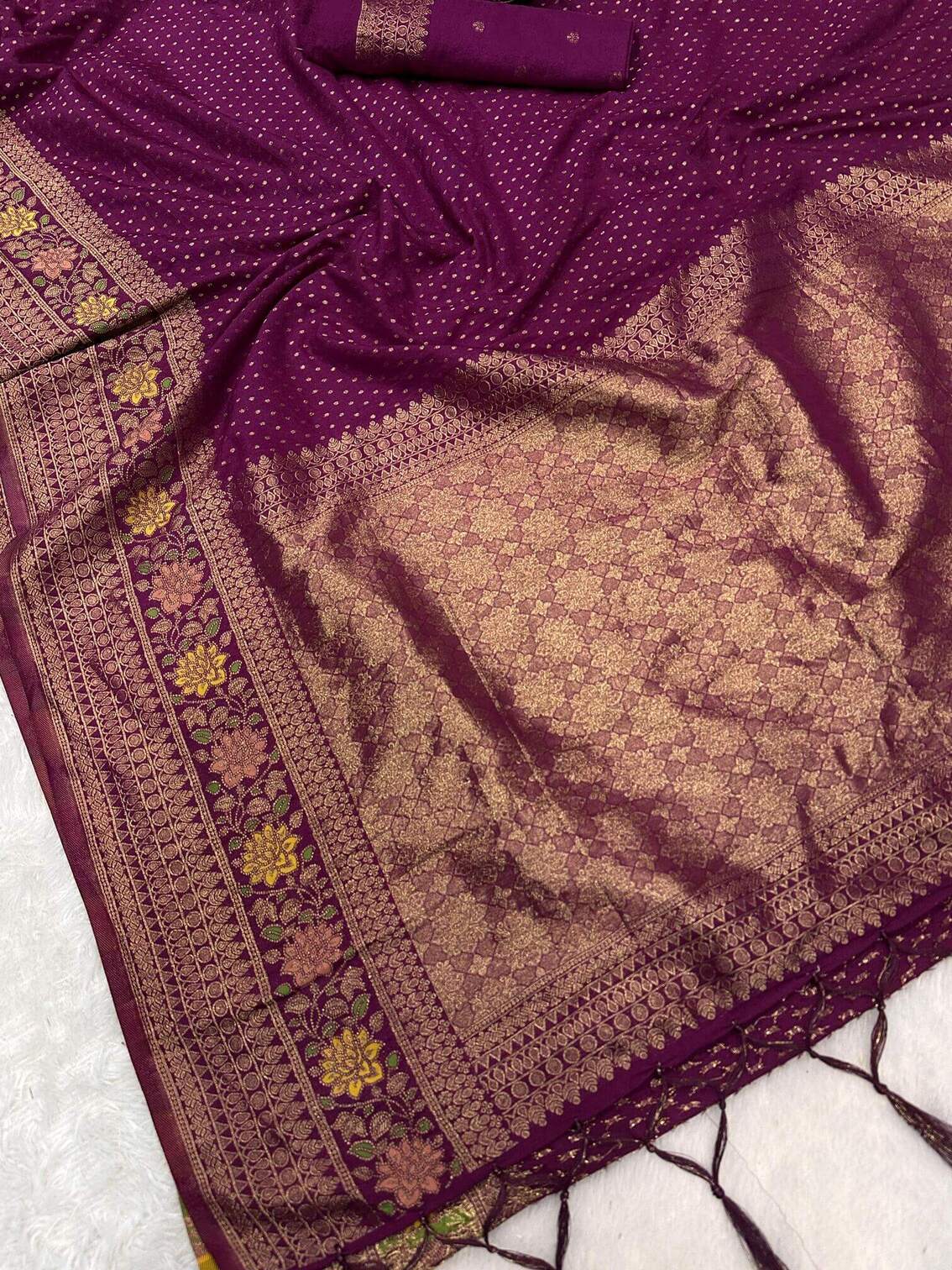 Beautiful Purple Soft Banarasi Silk Saree With Snazzy Blouse Piece - Image 4