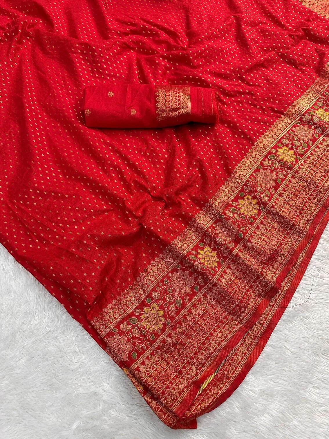 Beautiful Red Soft Banarasi Silk Saree With Snazzy Blouse Piece - Image 6