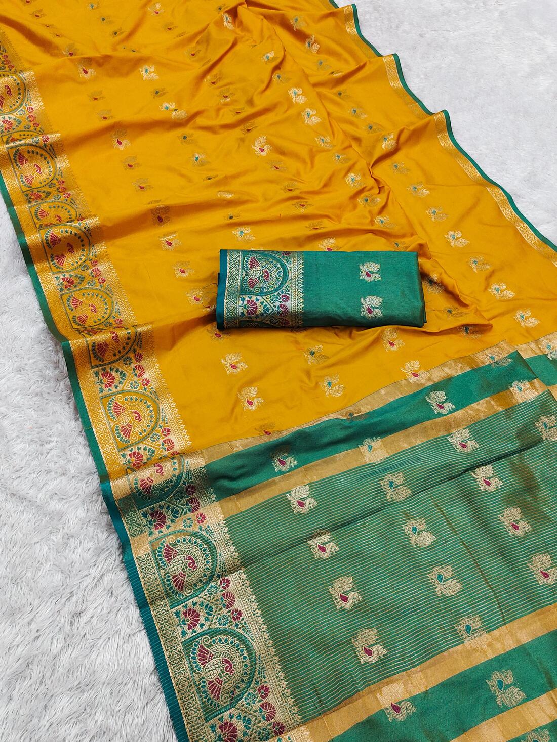 Beautiful Yellow Pure Zari Weaving Banarasi Silk Saree With Captivating Blouse Piece - Image 2