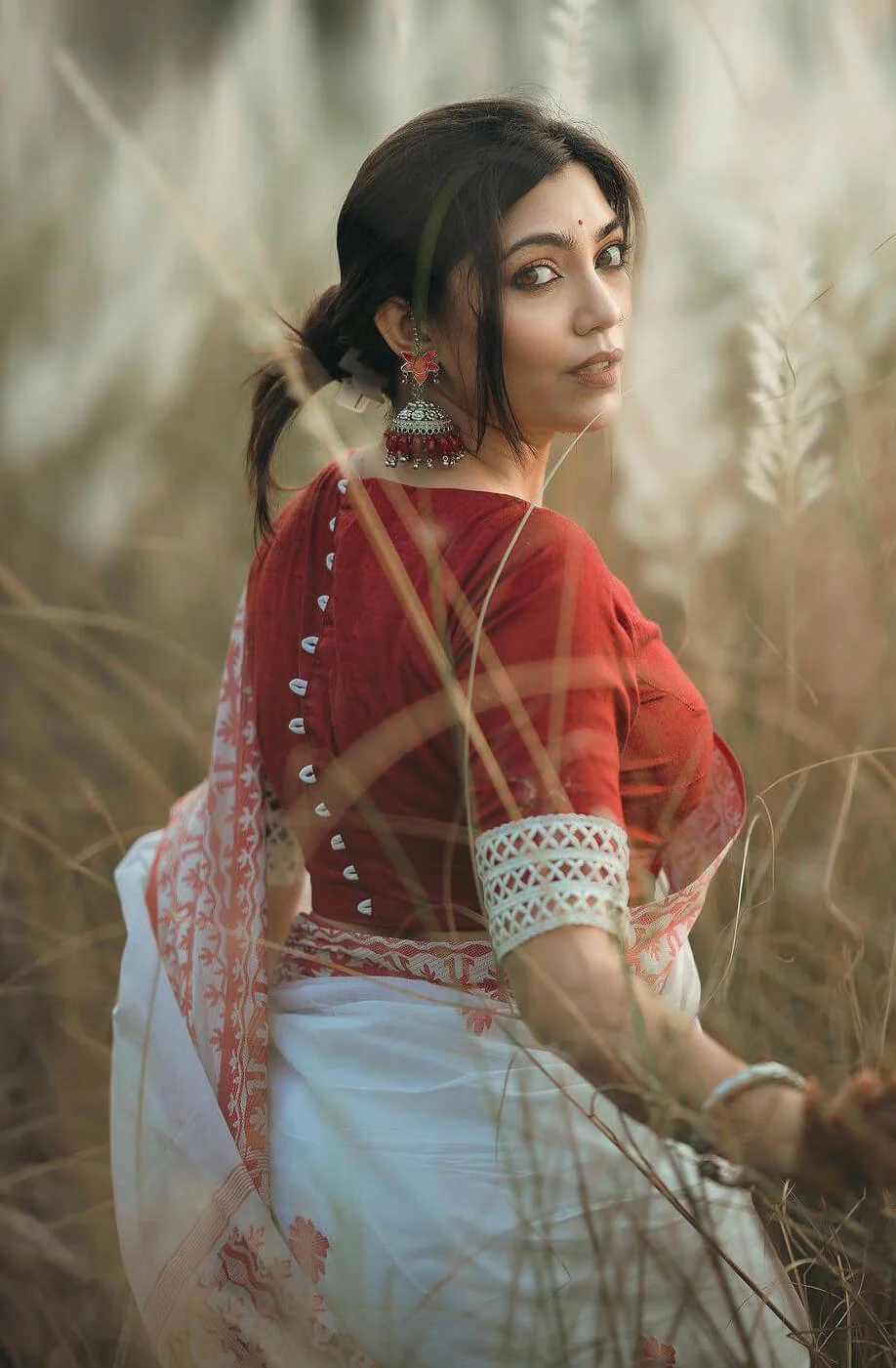 Beleaguer White Cotton Silk Saree With Moiety Blouse Piece - Image 7