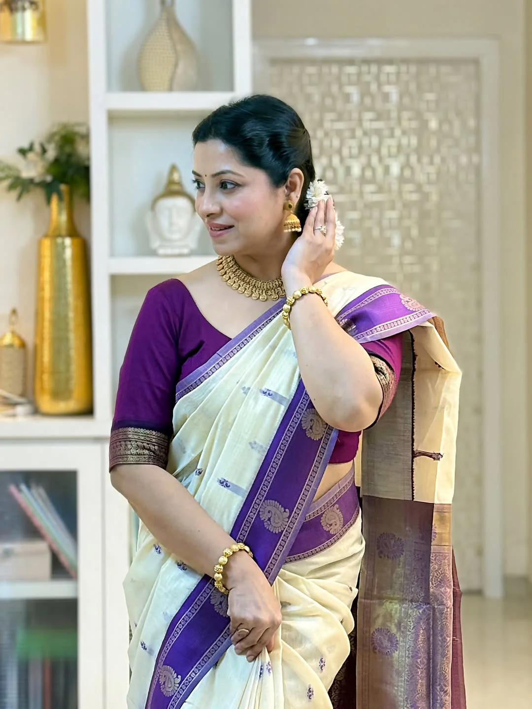 Blissful Off White Linen Silk Saree With Conflate Blouse Piece - Image 4