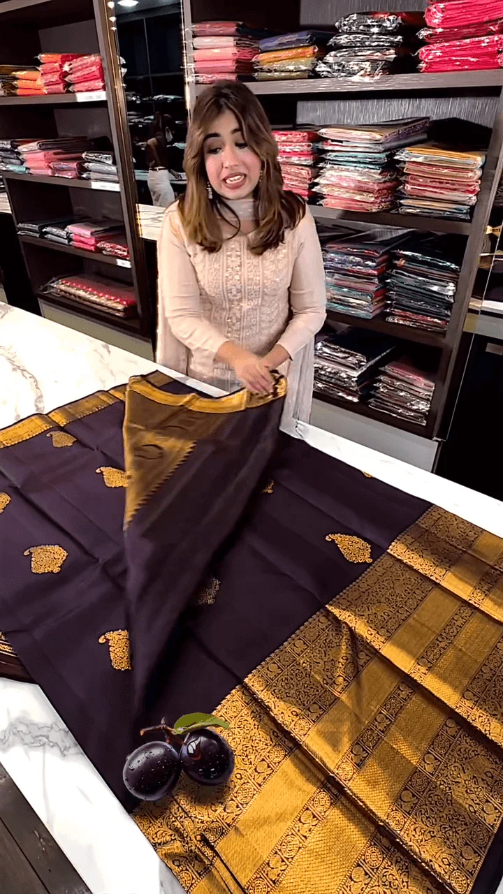 Blissful Purple Soft Banarasi Silk Saree With Efflorescence Blouse Piece - Image 3