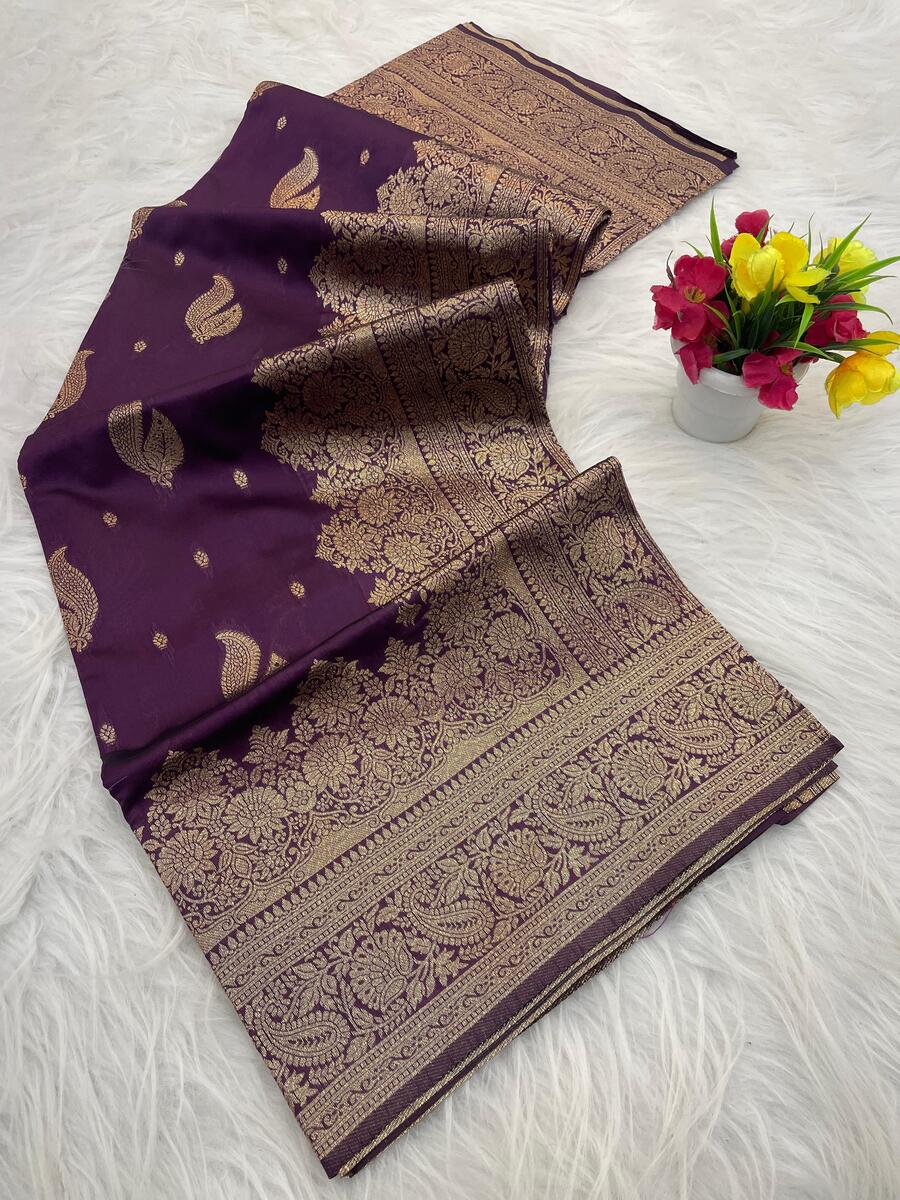 Blissful Purple Soft Silk Saree With Nebula Blouse Piece - Image 2