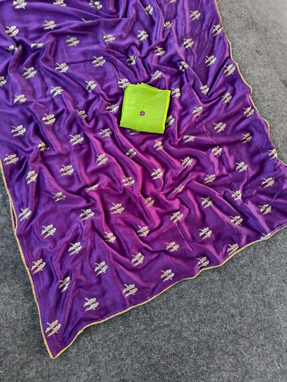 Blooming Purple Banarasi Georgette Silk Saree With Pleasurable Blouse Piece - Image 3