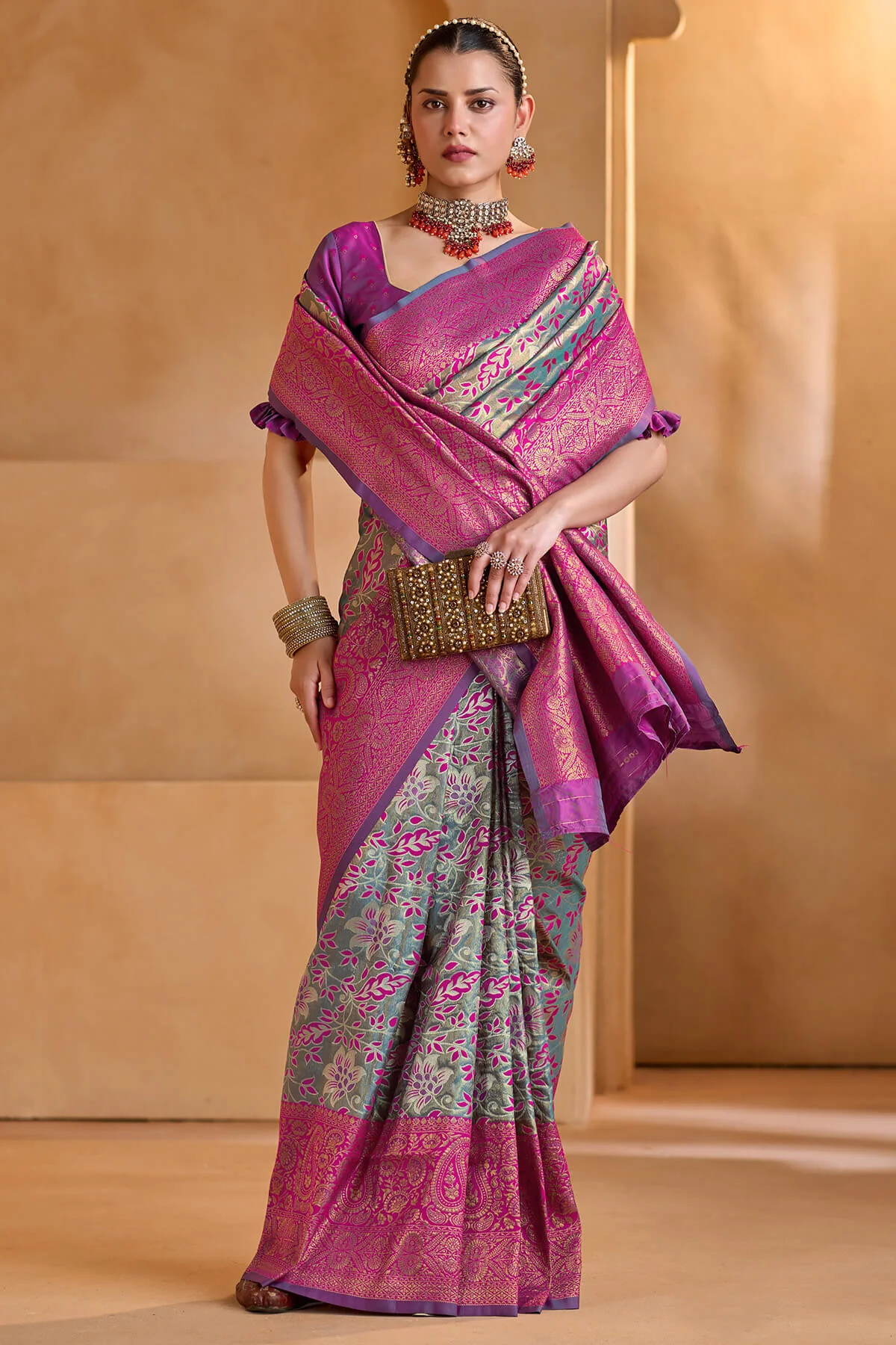Brood Rama Kanjivaram Silk Saree With Splendiferous Blouse Piece - Image 5