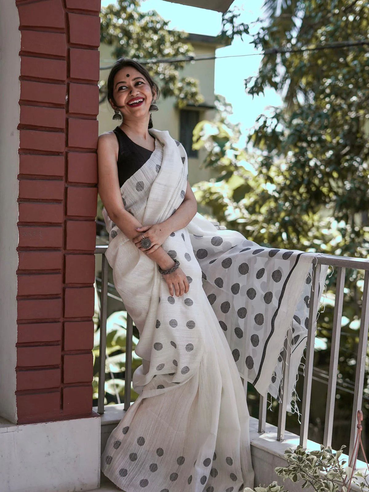 Bucolic Off White Cotton Silk Saree With Evocative Blouse Piece - Image 7
