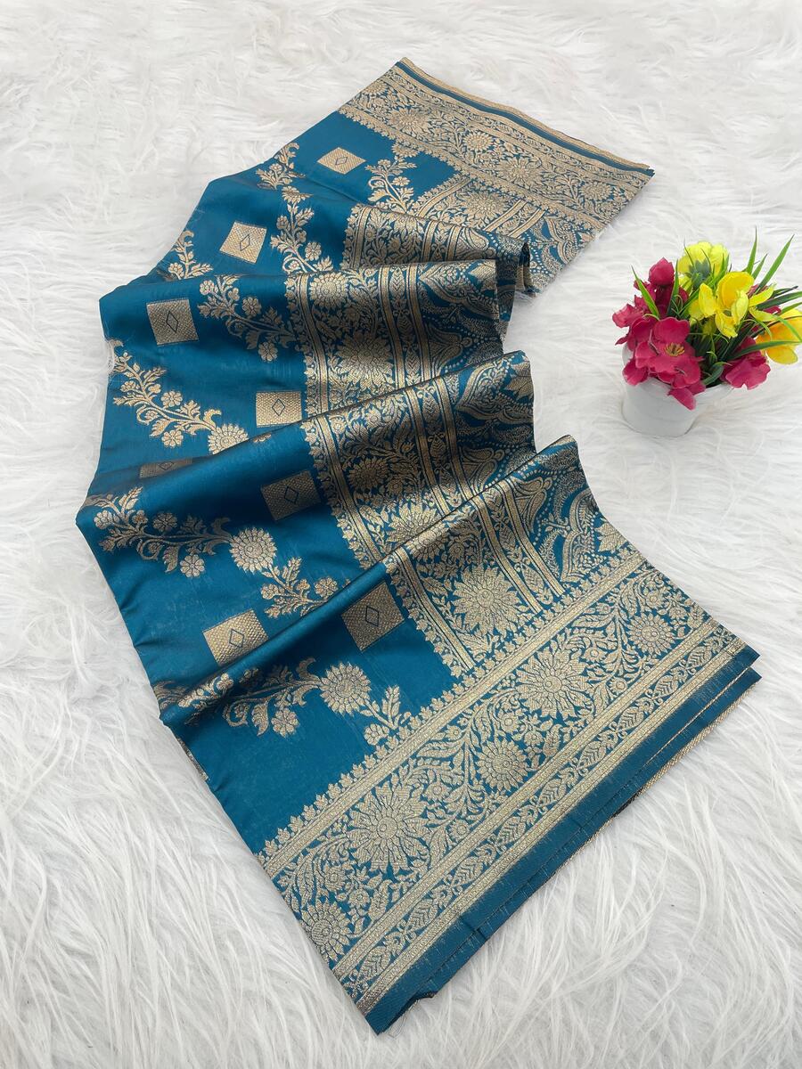 Bucolic Rama Soft Silk Saree With Ethereal Blouse Piece - Image 2